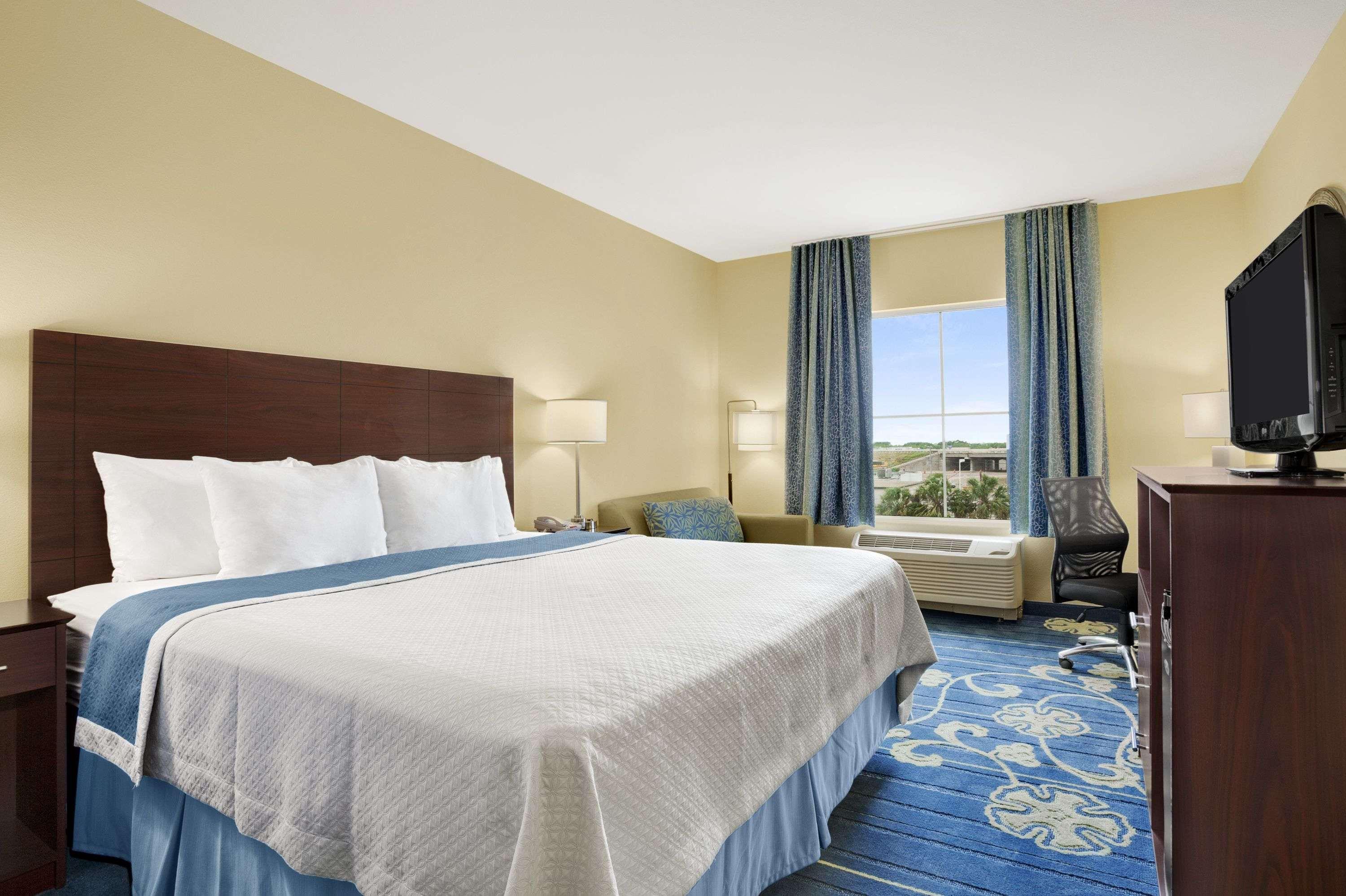Spark By Hilton Victoria Exteriér fotografie
